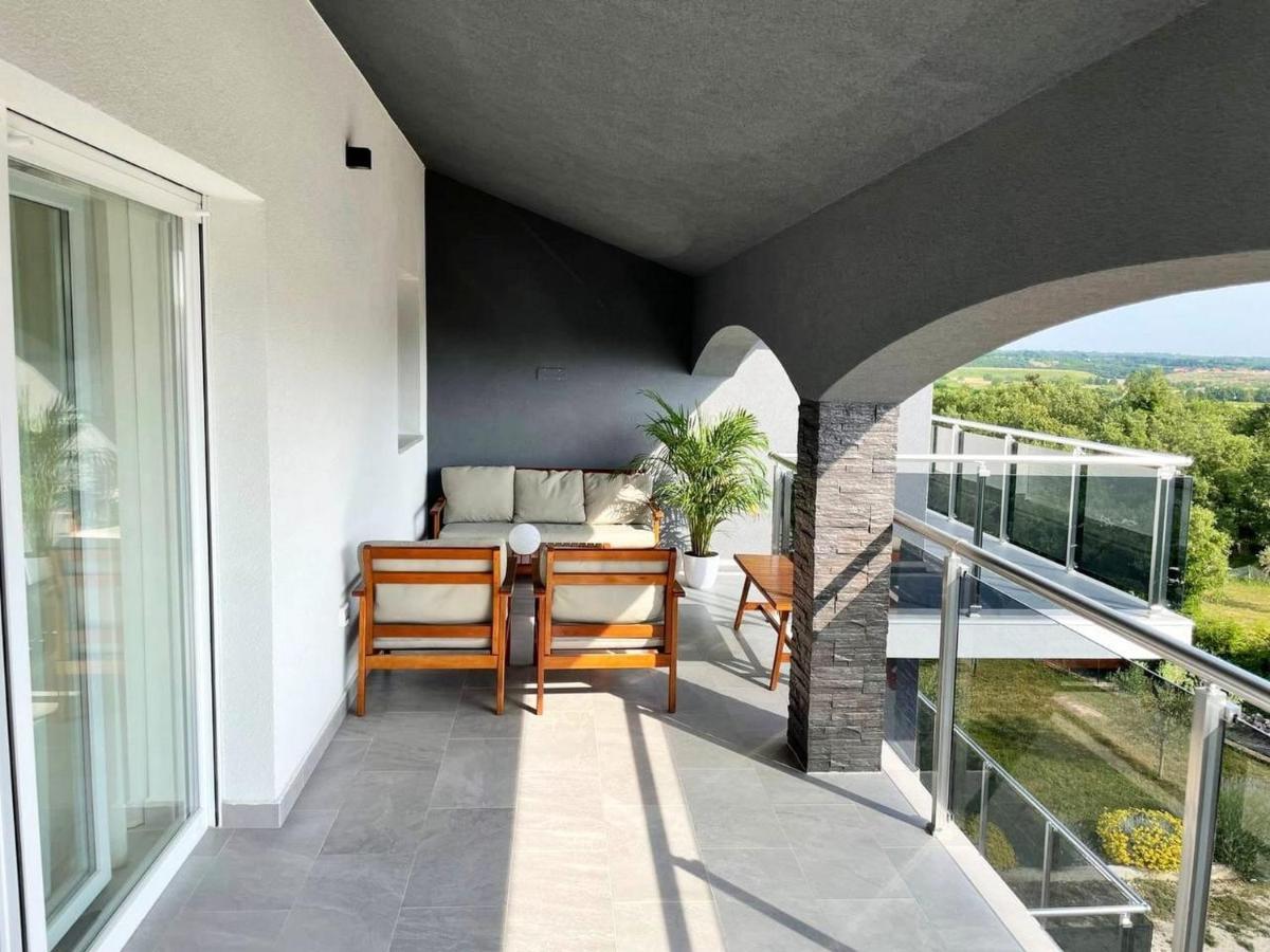 Black Diamond Apartment Vilanija Dış mekan fotoğraf