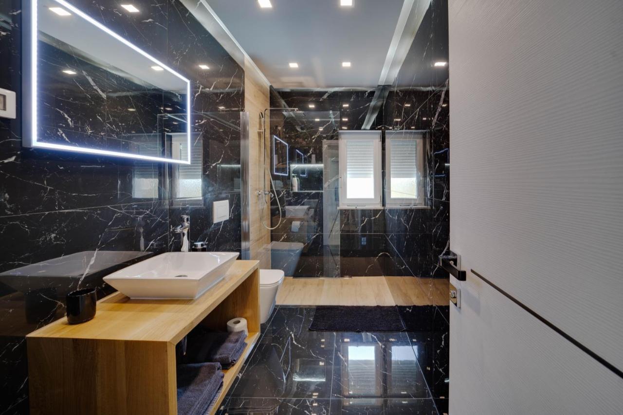 Black Diamond Apartment Vilanija Dış mekan fotoğraf