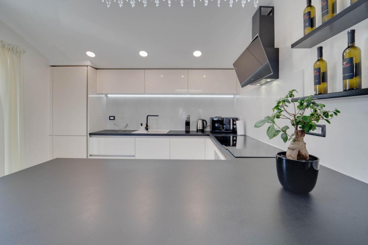Black Diamond Apartment Vilanija Dış mekan fotoğraf