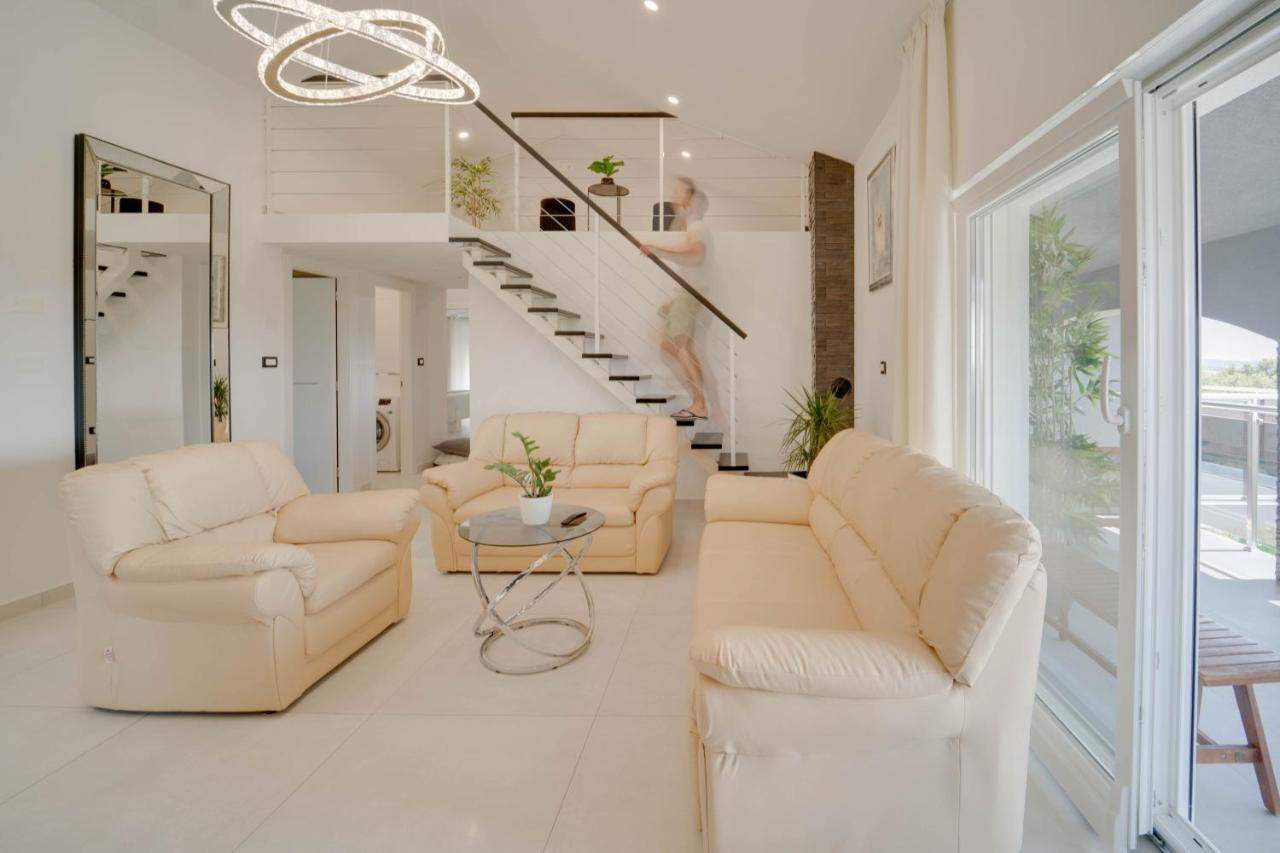 Black Diamond Apartment Vilanija Dış mekan fotoğraf